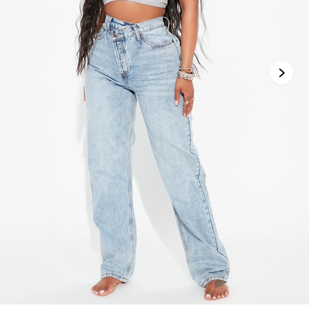 Fashion Nova Light Wash Crossover High Rise Straight Leg Jeans Size 3